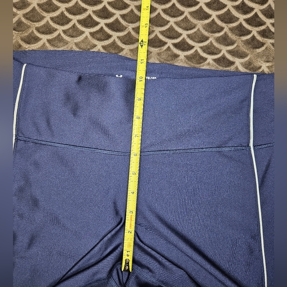 G73. Under Armour HeatGear Navy/Carolina Blue/ White Compression Pants - Size XL - Picture 8 of 10